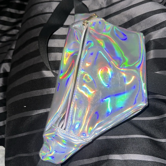 HOLOGRAPHIC FANNY PACK - Picture 2 of 4